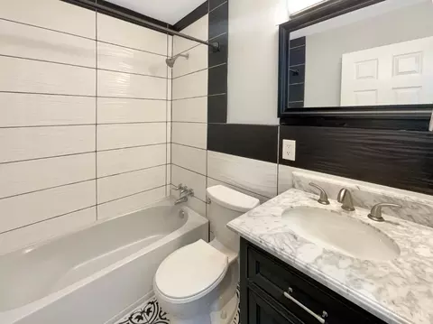 Bath - 11331 Gravenhurst Dr, Cincinnati, OH 45231 photo 1 of 3