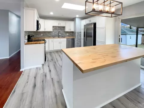 Kitchen - 11331 Gravenhurst Dr, Cincinnati, OH 45231 photo 1 of 3