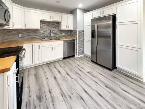 Kitchen - 11331 Gravenhurst Dr, Cincinnati, OH 45231 photo 2 of 3