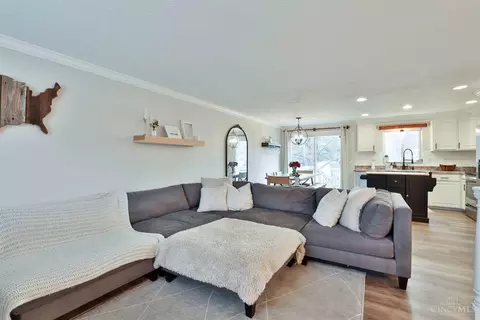 Living - 3930 Irwin Simpson Rd, Mason, OH 45040 photo 3 of 6