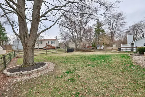 Exterior - 3930 Irwin Simpson Rd, Mason, OH 45040 photo 5 of 10