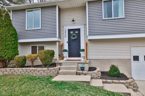 Exterior - 3930 Irwin Simpson Rd, Mason, OH 45040 photo 3 of 10