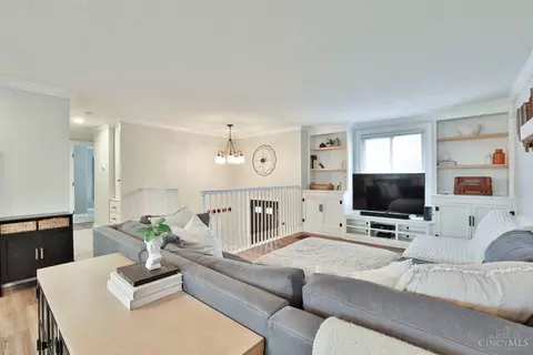 Living - 3930 Irwin Simpson Rd, Mason, OH 45040 photo 2 of 6