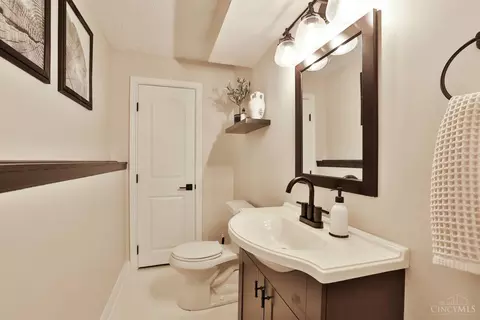 Bath - 3930 Irwin Simpson Rd, Mason, OH 45040 photo 2 of 3