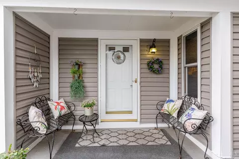 Exterior - 786 Stoneharbor Ln, Hamilton Township, OH 45039 photo 3 of 6