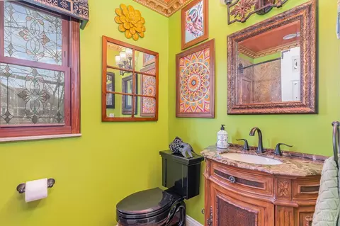 Bath - 786 Stoneharbor Ln, Hamilton Township, OH 45039 photo 1 of 3
