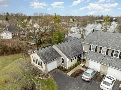 Exterior - 786 Stoneharbor Ln, Hamilton Township, OH 45039 photo 2 of 6