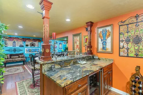 Kitchen - 786 Stoneharbor Ln, Hamilton Township, OH 45039 photo 3 of 5