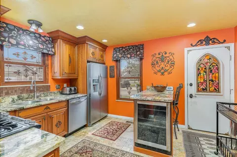 Kitchen - 786 Stoneharbor Ln, Hamilton Township, OH 45039 photo 1 of 5