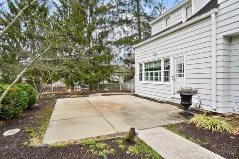 Exterior - 1331 Hayward Ct, Cincinnati, OH 45208 photo 3 of 8
