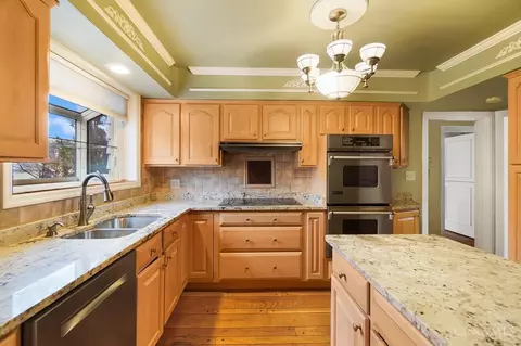 Kitchen - 1331 Hayward Ct, Cincinnati, OH 45208 photo 1 of 8