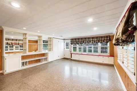 Living - 1331 Hayward Ct, Cincinnati, OH 45208 photo 4 of 5
