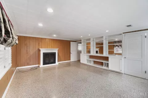 Living - 1331 Hayward Ct, Cincinnati, OH 45208 photo 5 of 5