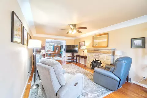 Living - 7249 Silver Crest Dr, Cincinnati, OH 45236 photo 2 of 4