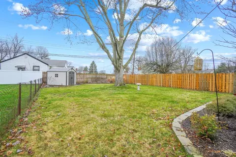 Exterior - 7249 Silver Crest Dr, Cincinnati, OH 45236 photo 17 of 20
