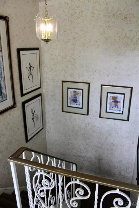 Entry Way - 2932 Ferguson, Cincinnati, OH 45238 photo 1 of 2