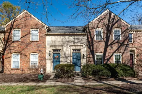 12 Woodsview Ln, Sharonville, OH 45241