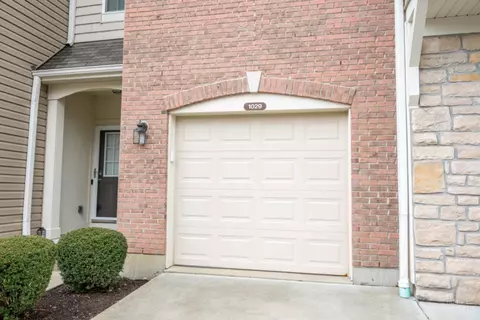 Exterior - 1029 Lost Xing, Cincinnati, OH 45231 photo 8 of 9