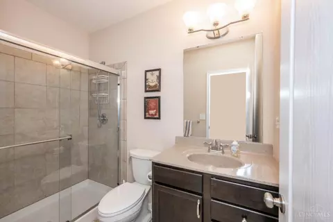 Bath - 1029 Lost Xing, Cincinnati, OH 45231 photo 6 of 6