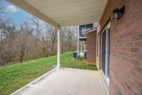 Exterior - 1029 Lost Xing, Cincinnati, OH 45231 photo 5 of 9
