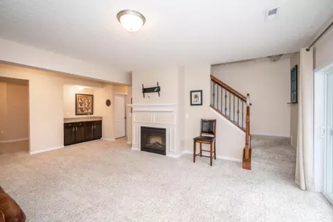 Living - 1029 Lost Xing, Cincinnati, OH 45231 photo 8 of 10