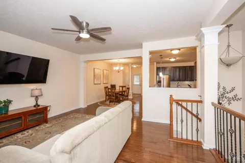 Living - 1029 Lost Xing, Cincinnati, OH 45231 photo 4 of 10