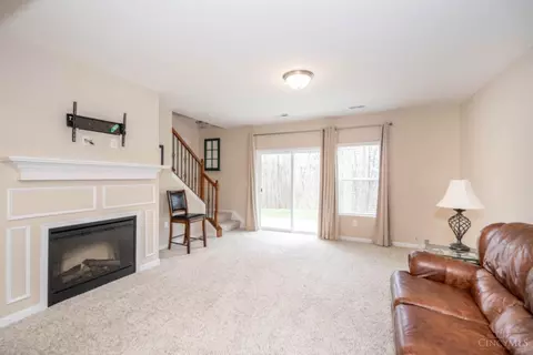 Living - 1029 Lost Xing, Cincinnati, OH 45231 photo 9 of 10