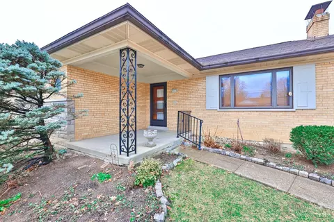 5575 Edger Dr, Cincinnati, OH 45239