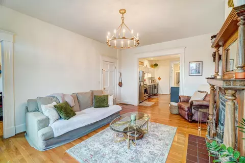 Living - 336 Milton St #3, Cincinnati, OH 45202 photo 3 of 4