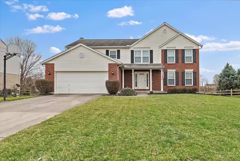 8271 Twin Cove Ct, West Chester, OH 45069