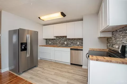 Kitchen - 1619 Brightview Dr, Cincinnati, OH 45231 photo 3 of 4