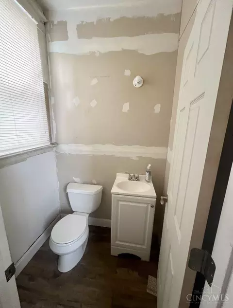 4738 Doberrer Ave, Cincinnati, OH 45232 photo 10
