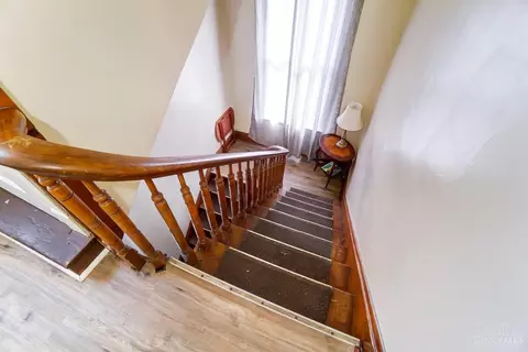 Entry Way - 8341 Anthony Wayne, Cincinnati, OH 45216 photo 2 of 4