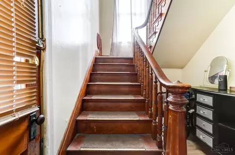 Entry Way - 8341 Anthony Wayne, Cincinnati, OH 45216 photo 1 of 4