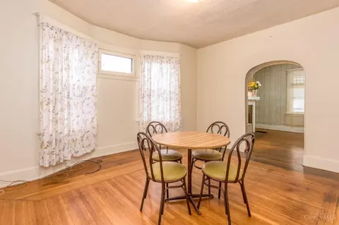 Dining - 3512 Dury Ave, Cincinnati, OH 45229 photo 2 of 3