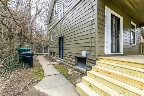 Exterior - 3512 Dury Ave, Cincinnati, OH 45229 photo 4 of 7