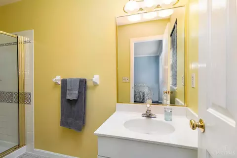 Bath - 2622 Morrow Pl, Cincinnati, OH 45204 photo 3 of 3