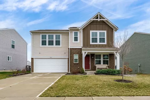 Exterior - 1476 Eagle Blvd, Hamilton Township, OH 45039 photo 2 of 11