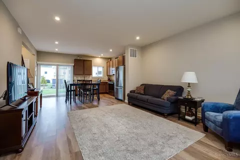Living - 1476 Eagle Blvd, Hamilton Township, OH 45039 photo 1 of 3