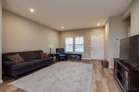 Living - 1476 Eagle Blvd, Hamilton Township, OH 45039 photo 3 of 3
