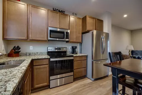 Kitchen - 1476 Eagle Blvd, Hamilton Township, OH 45039 photo 4 of 4