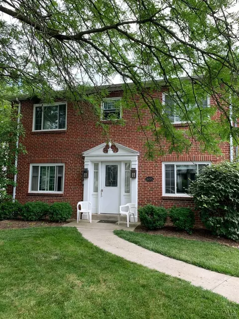 6155 Benneville, Cincinnati, OH 45230