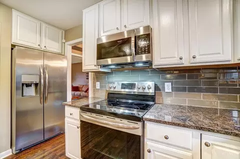 Kitchen - 5018 Midfield Rd, Cincinnati, OH 45244 photo 5 of 6