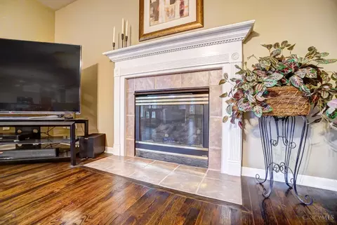 Living - 5018 Midfield Rd, Cincinnati, OH 45244 photo 7 of 13