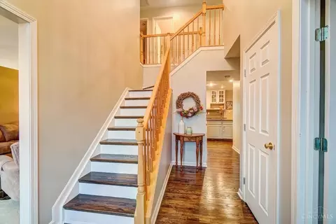 Entry Way - 5018 Midfield Rd, Cincinnati, OH 45244 photo 4 of 7