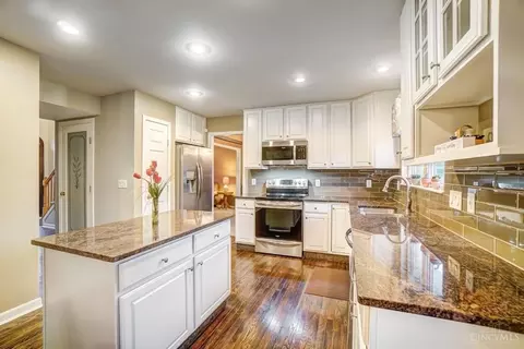 Kitchen - 5018 Midfield Rd, Cincinnati, OH 45244 photo 3 of 6