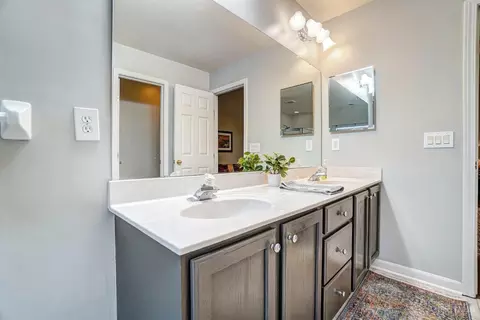 Bath - 5018 Midfield Rd, Cincinnati, OH 45244 photo 3 of 14