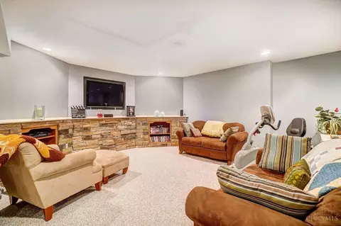 Living - 5018 Midfield Rd, Cincinnati, OH 45244 photo 10 of 13