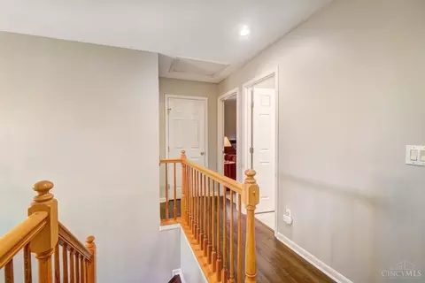 Entry Way - 5018 Midfield Rd, Cincinnati, OH 45244 photo 6 of 7