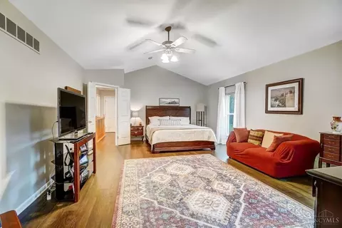 Bedroom - 5018 Midfield Rd, Cincinnati, OH 45244 photo 1 of 12